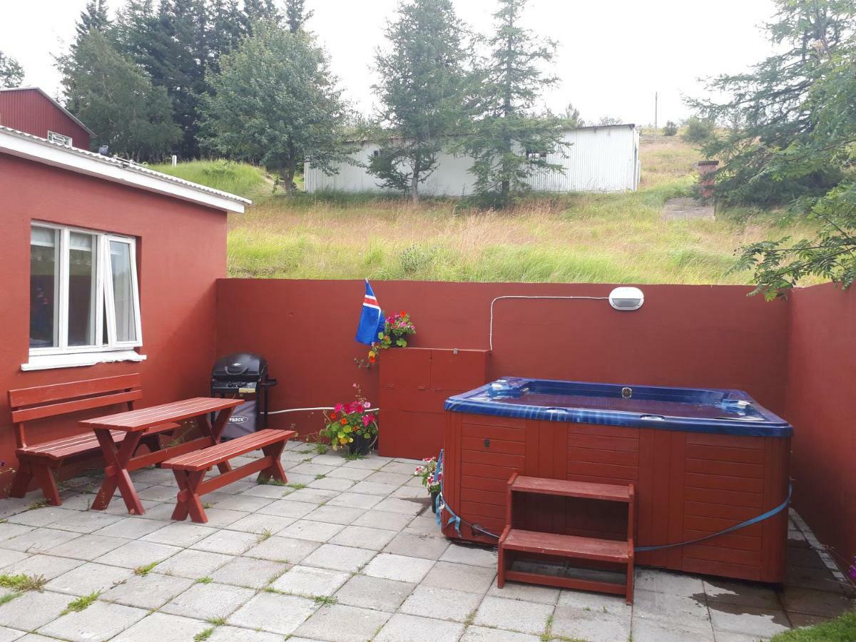 Brunalaug Guesthouse - Holiday Home Eyjafjaroarsveit Extérieur photo